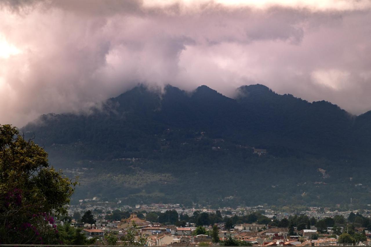 Mirador Hostel *